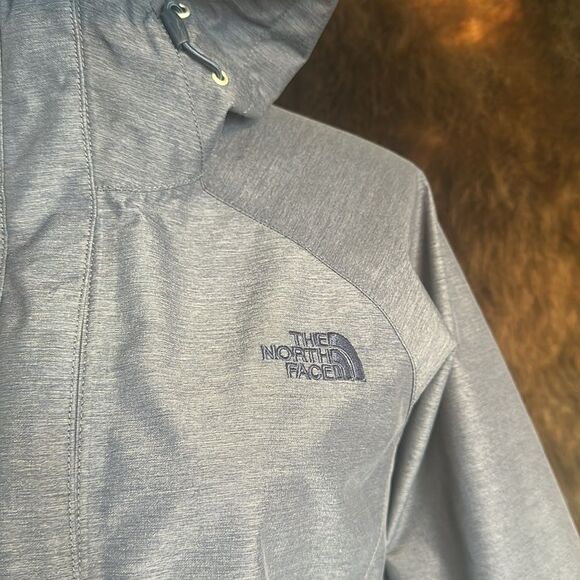 The North Face windbreaker L (7003) - Picture 2 of 8